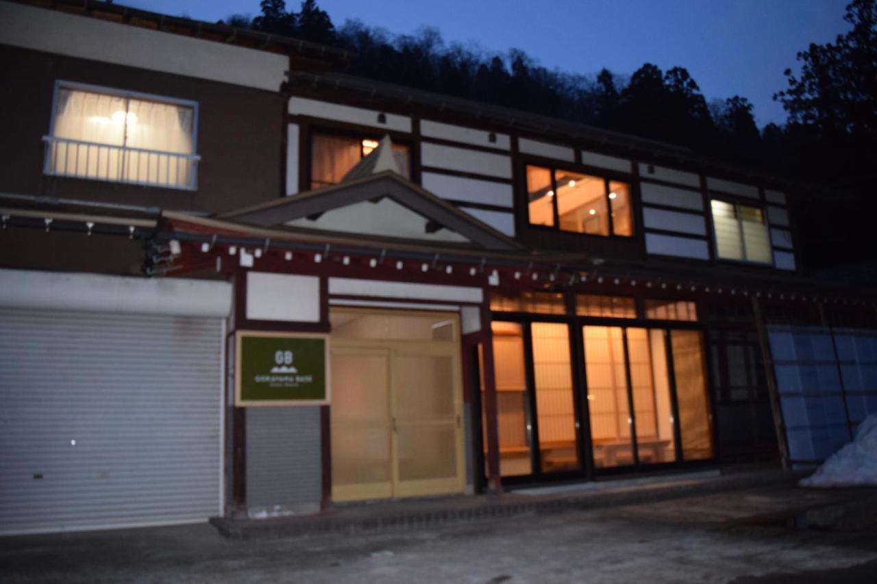 Gokayama Base Hotell Nanto Exteriör bild