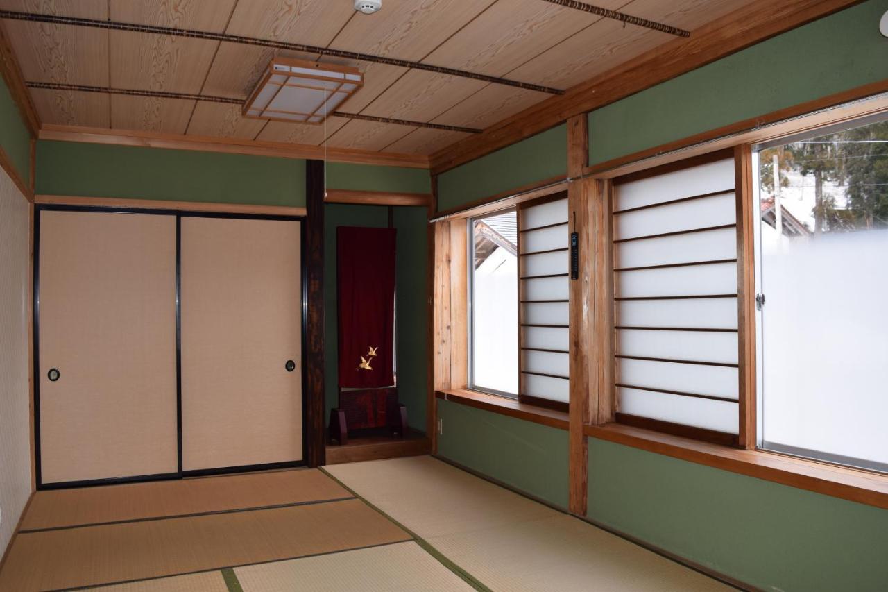 Gokayama Base Hotell Nanto Exteriör bild
